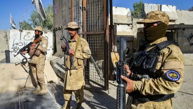 अफगाणिस्तान-पाकिस्तान सीमेवर दोन्ही सैन्यांमध्ये गेल्या काही दिवसांपासून चकमकी सुरू आहेत
