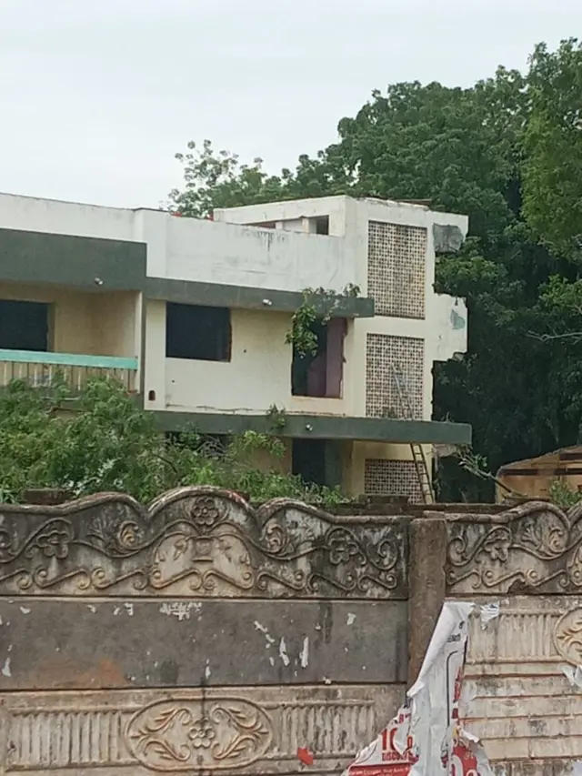 'போலி ஆவணம் மூலம் ரூ.800 கோடி சொத்து அபகரிப்பு' : சிங்கப்பூர் மூதாட்டியின் தஞ்சை நிலத்தில் மோசடி நடந்ததா?