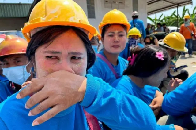 थायलंडच्या राजधानीत, बँकॉकमध्येही भूकंपाचे झटके तीव्रतेने जाणवले.