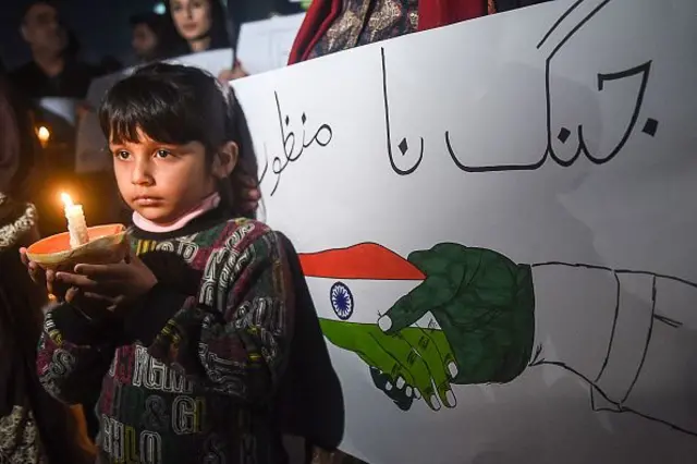 ’چاہے بمبئی ہو یا لاہور، کلکتہ ہو، دلی ہو یا کراچی۔ جنگ دونوں ملک بیس بیس تیس تیس سال پیچھے دھکیل دے گی۔‘