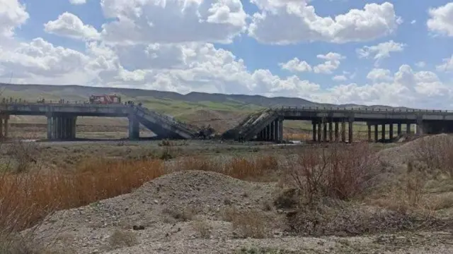 መራኸቢ ብዙሓን ኢራን፡ ኣብ ሰሜናዊ ኢራን ዝርከብ ካብ ታብሪዝ ናብ ዛንጃን ዝወስድ ጽርግያ፡ ዝዓነወ ድንድል ዘርኢ ስእሊ ይዝርግሓ ኣለዋ