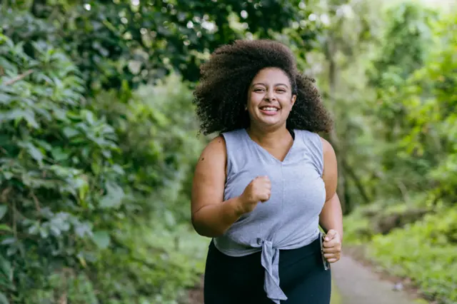 Mulher fazendo exercício