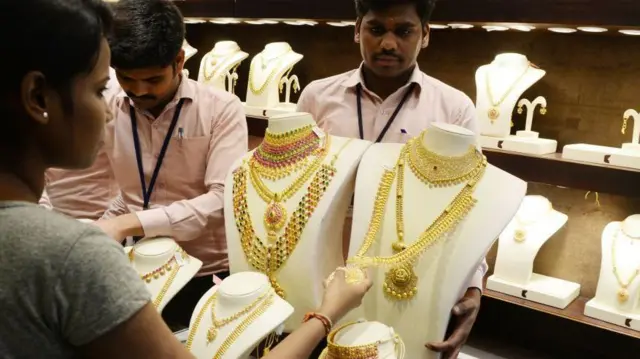 தங்கம், வெள்ளி விலை சரிவு