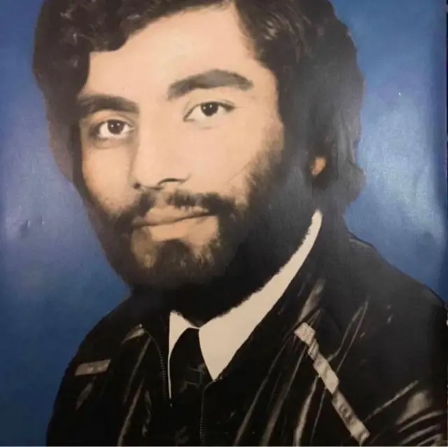 निलोफर अयुबीचे वडील