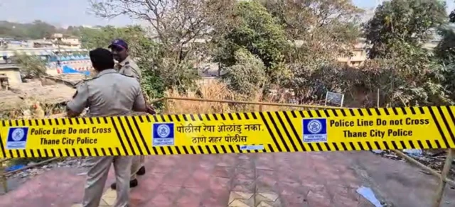 یہ واقعہ امبرناتھ میں ریلوے اسٹیشن کے قریب ایک پل کے قریب پیش آیا
