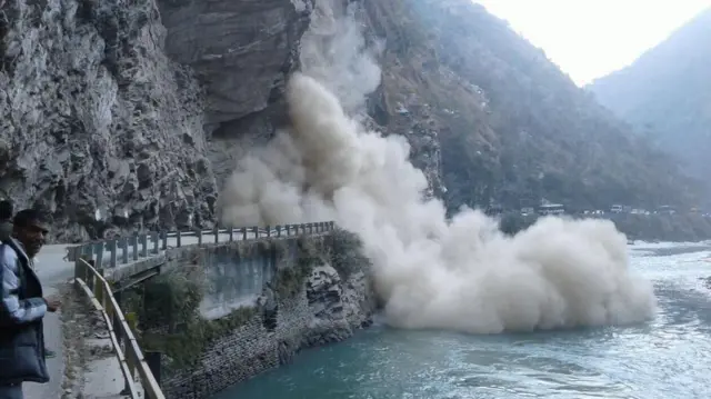 Tokom klizišta, hiljade tona zemljišta može pasti u roku od nekoliko sekundi