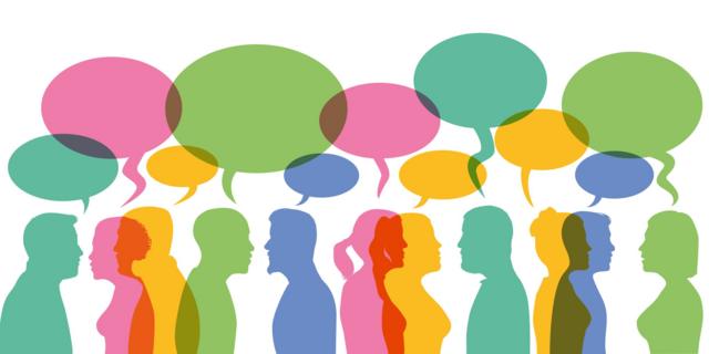 Ilustração de várias pessoas conversando por meio de balões de fala