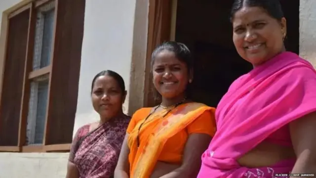 హెచ్ఐవీ పాజిటివ్, మహారాష్ట్ర, ప్రపంచ ఎయిడ్స్ దినోత్సవం, ఒంటరి మహిళ, సమాజం, వివక్ష