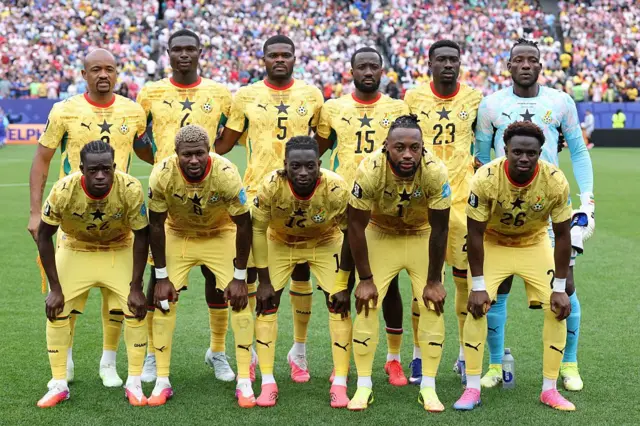 Les joueurs du Ghana posent pour une photo d'équipe avant le match du groupe L de la Coupe du Monde de la FIFA 2026 contre la Croatie au stade de Philadelphie, le 27 juin 2026 à Philadelphie. 