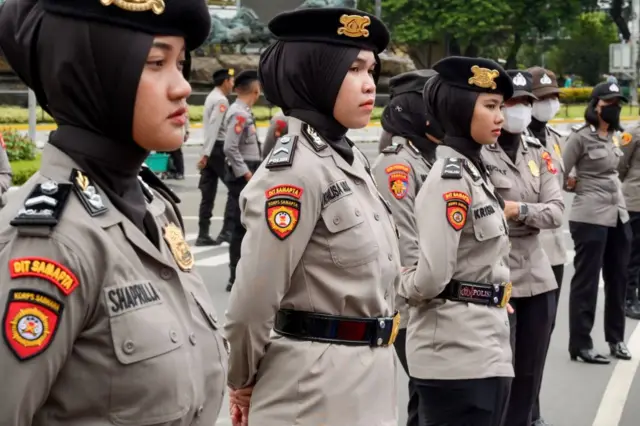 పోలీసులు