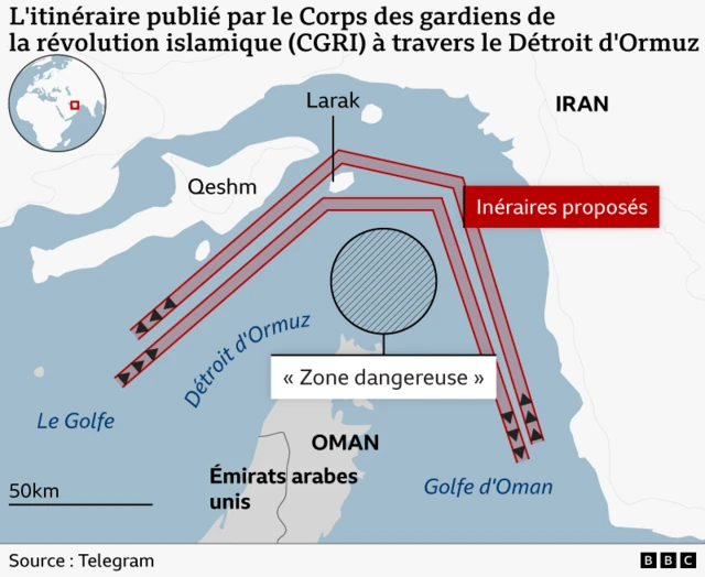 La carte montre le Détroit d'Ormuz avec deux voies de circulation indiquées : une en direction de l'Est et une en direction de l'Ouest.