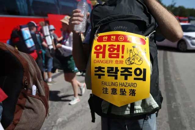 Pramuka bersiap meninggalkan perkemahan Jambore Pramuka Dunia pada 08 Agustus 2023 di Buan, Korea Selatan.