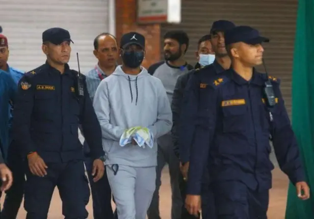 प्रहरीको नियन्त्रणमा सन्दीप लामिछाने 