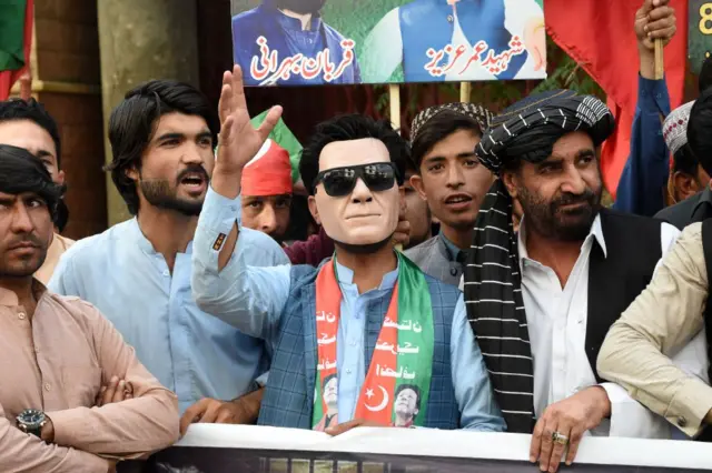 Imran Khan's supporters are protesting.