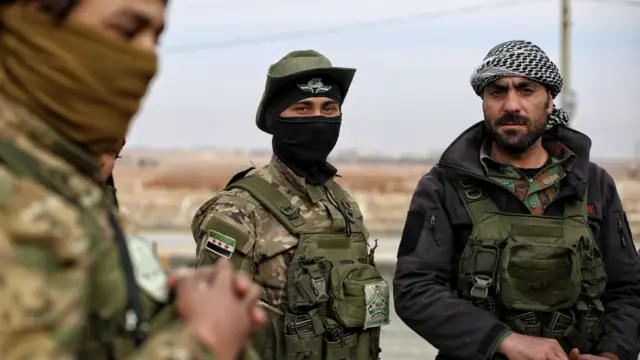 مقاتلون من قوات سوريا الديمقراطية