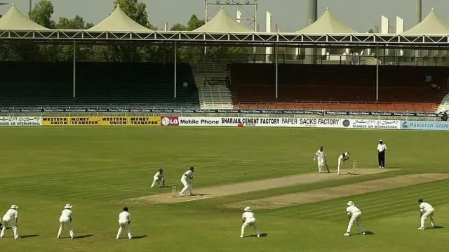 சௌதியில் சர்வதேச கிரிக்கெட் மைதானம் அமைக்க பாகிஸ்தான் திட்டமிடுவது ஏன்? 