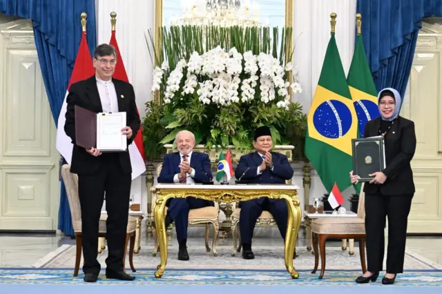 Presiden Prabowo Subianto dan Presiden Brasil Luiz Inácio Lula da Silva di Istana Negara, Jakarta, Kamis (23/10)