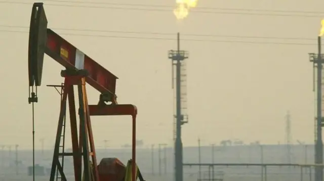 युक्रेन युद्धानंतर भारताची रशियाच्या कच्च्या तेलाची आयात वेगानं वाढली.