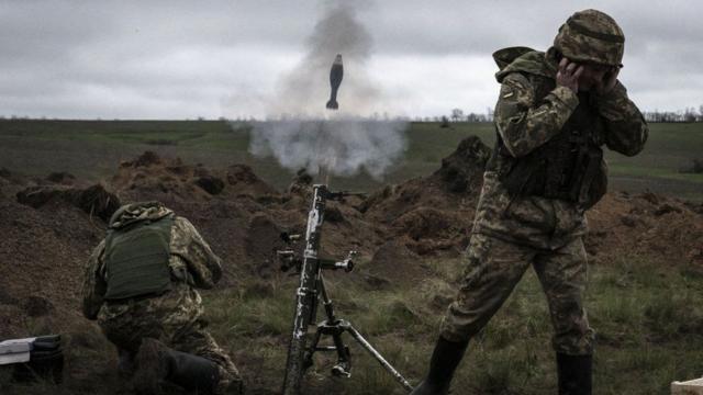 Cephede savaşan Ukrayna askerleri