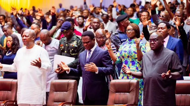 Mahama fellowship with other govment officials