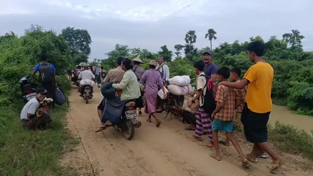 ခင်ဦးနယ်၊ ရွာသန်းကျေးရွာက ဒေသခံတွေထွက်ပြေးနေမှု