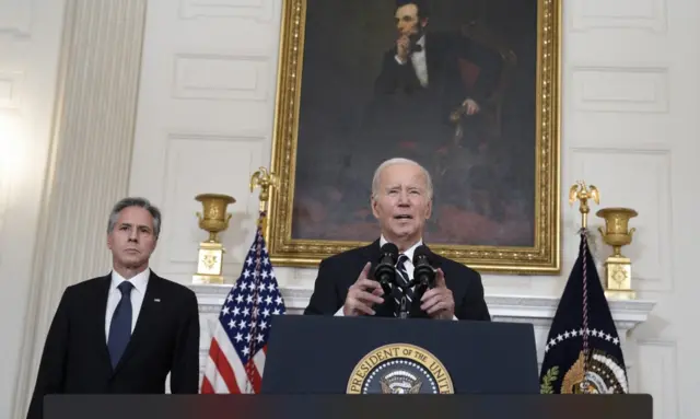 الرئيس الأمريكي جو بايدن يدين هجوم حماس على إسرائيل