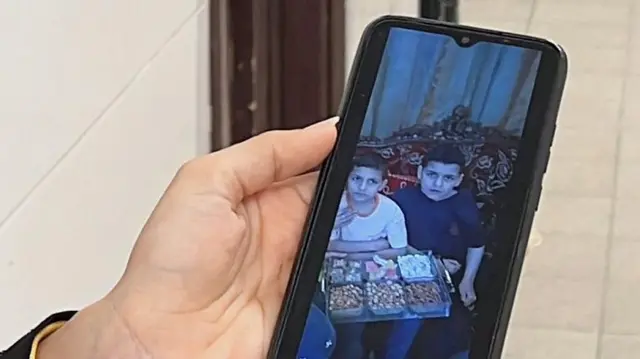 اسرائیلی حملے میں مارے گئے ایک ہی خاندان کے نو بچوں میں سے دو کی تصاویر۔