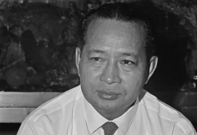 Presiden otoriter Soeharto memimpin rezim Orde Baru pada periode 1967-1998.