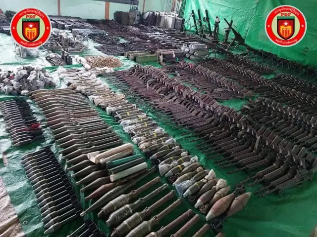 စစ်ကောင်စီတပ်ဖွဲ့ဝင်တွေဆီက ဖမ်းဆီးရမိတဲ့ လက်နက်တွေ