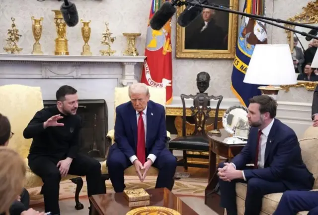 झेलेन्स्कीसुद्धा ट्रम्प आणि जे डी व्हेन्स यांच्या प्रत्येक मुद्द्याला उत्तर देत होते.