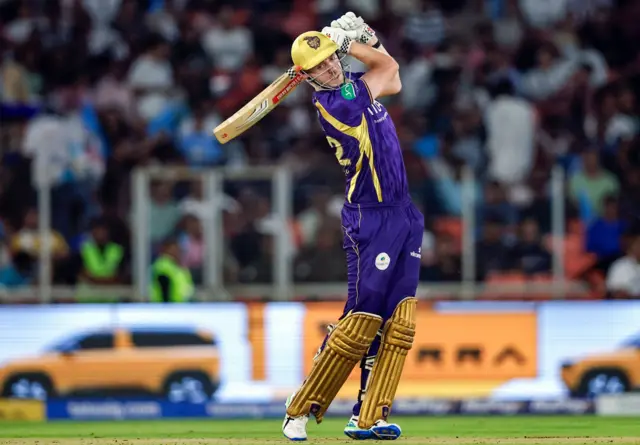 55 பந்துகளில் 79 ரன்கள் எடுத்தார் கேமரூன் கிரீன்