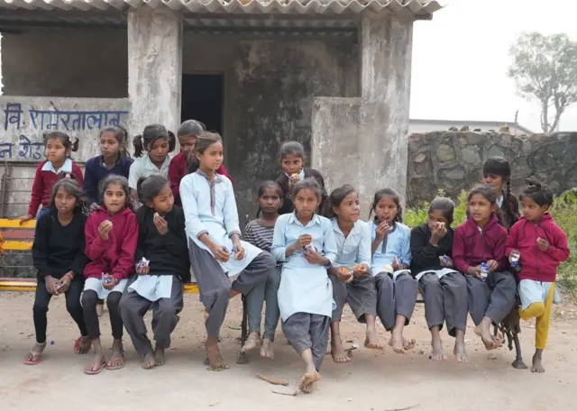 सुशीला ही नहीं इस प्राइमरी स्कूल में सभी स्टूडेंट्स को क्रिकेट पसंद है.