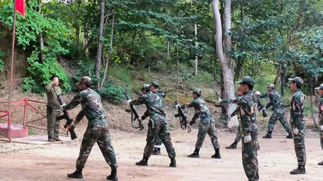 ချောက်မြို့နယ် ပြည်သူ့ကာကွယ်ရေး တပ်ဖွဲ့ဝင်တွေ