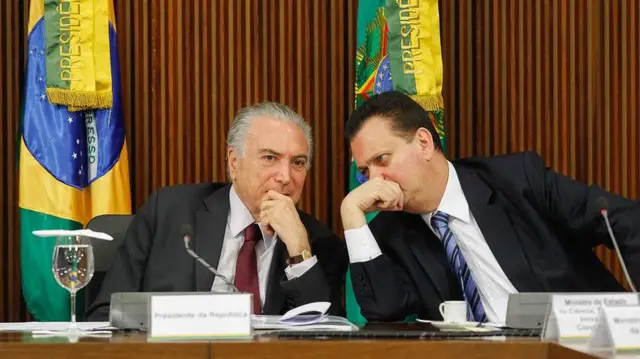 Michel Temer e Kassab conversam 