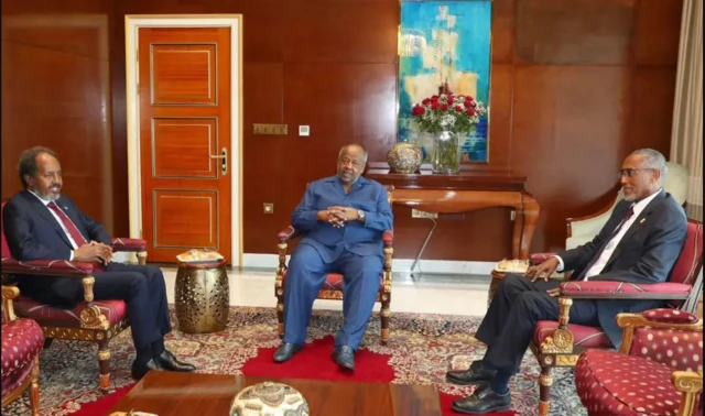 Shirkii Jabuuti: sawir hore
