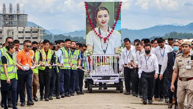 ਕ੍ਰਿਊ ਮੈਂਬਰ ਐੱਨ ਸ਼ਰਮਾਂ