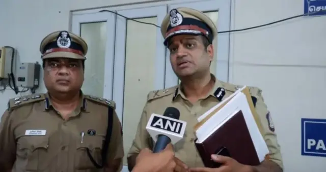 తమిళనాడు పోలీసులు