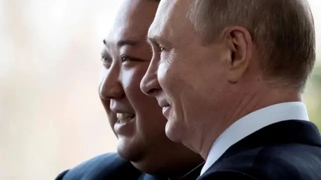 Presiden Rusia Vladimir Putin diperkirakan akan mengunjungi Korea Utara bertemu Kim Jong-un awal pekan depan.