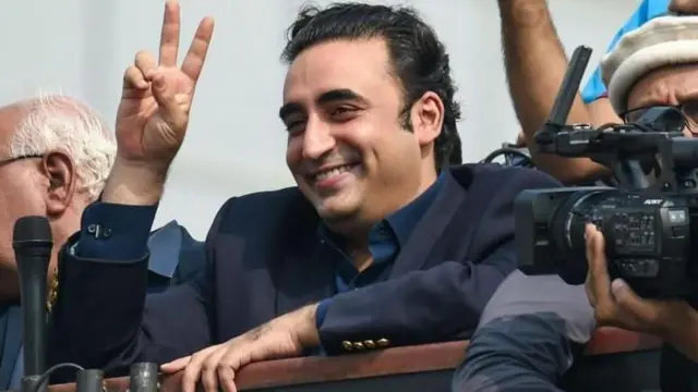 বিলাওয়াল ভুট্টো বহুবার বলেছেন তার দল নওয়াজ শরীফের পিএমএল-এন-এ যোগ দেবে না। 