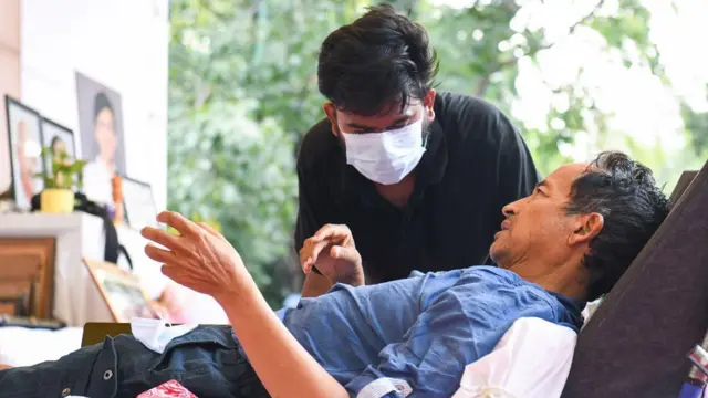 सोशल एक्टिविस्ट सोनम वांगचुक पिछले 18 दिनों से भूख हड़ताल पर हैं