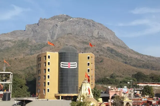 જૂનાગઢનો ભવનાથ મેળો, ધાર્મિક મેળો, જૂનાગઢ, ગુજરાત, કુંભમેળો, નાગા બાવા, નાગા સાધુ, રવેડી, ગિરનાર, બીબીસી ગુજરાતી