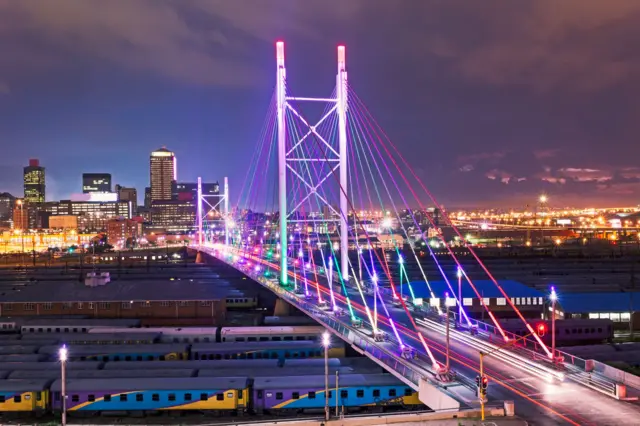 Pont Nelson Mandela au coucher du soleil 