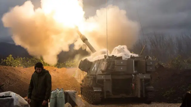 Rundunar kula da makaman atilari ta Isra'ila ta harba makamai a faɗin iyaka zuwa Lebanon