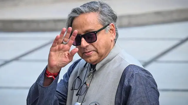 शशि थरूर