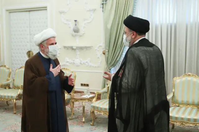 نعیم قاسم و ابراهیم رییسی در تهران در اوت ۲۰۲۱