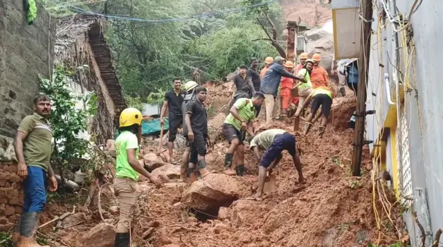 திருவண்ணாமலையில் மண் மற்றும் பாறை சரிவு: சிக்கிய 7 பேரை மீட்கும் பணிகள் தீவிரம்