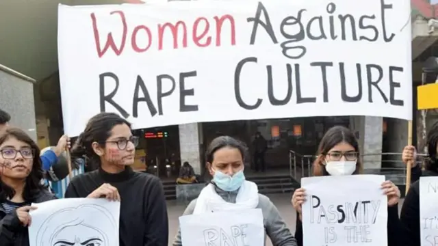 ਬਲਾਤਕਾਰ ਵਿਰੁੱਧ ਮੁਜ਼ਾਹਰੇ ਦੀ ਫਾਈਲ ਫੋਟੋ। ਮੁਜ਼ਾਹਰਾਕਾਰੀ ਕੁੜੀਆਂ ਹੱਥਾਂ ਵਿੱਚ ਪੋਸਟਰ ਫੜ ਕੇ ਵਿਖਾਵਾ ਕਰ ਰਹੀਆਂ ਹਨ