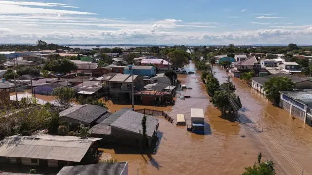 Vista aérea das enchentes em Eldorado do Sul, Rio Grande do Sul, Brasil, tirada em 9 de maio 
