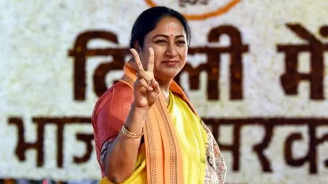 மேலும் டெல்லி பாஜக மகிளா மோர்ச்சாவின் பொதுச் செயலாளராகவும் ரேகா குப்தா இருந்துள்ளார்.
