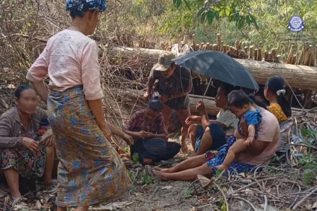 လေကြောင်းဗုံးကြဲတာတွေကြောင့် တိမ်းရှောင်နေရတဲ့ ဒေသခံတွေ